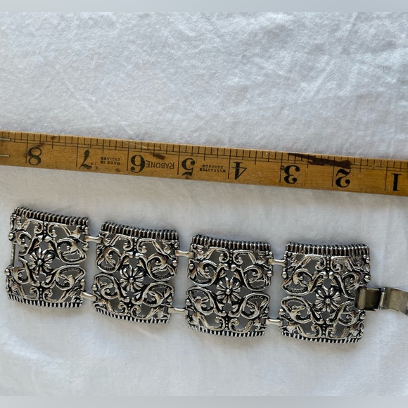 Massive Vintage Bracelet - Picture 4 of 7